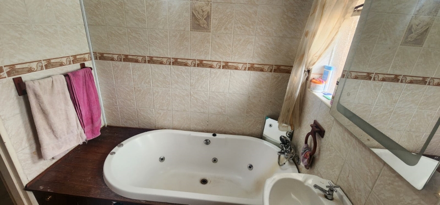 3 Bedroom Property for Sale in Vaalpark Free State